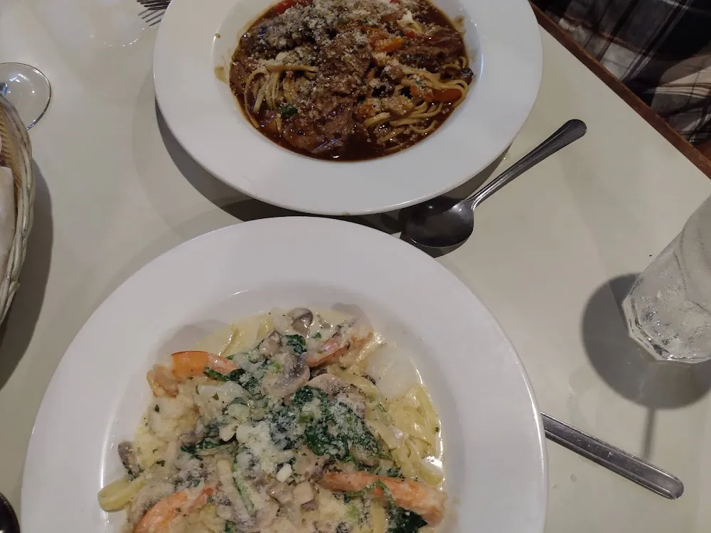 Fettuccine Carbonara Seafood Combo